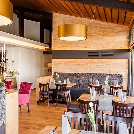Hotel Haus Am Eberbach 3*